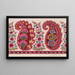 Stoffmuster mit Paisleymotiven und Girlanden aus Beeren und stilisierten Blumen - Anonym — gerahmtes Bild an der Wand