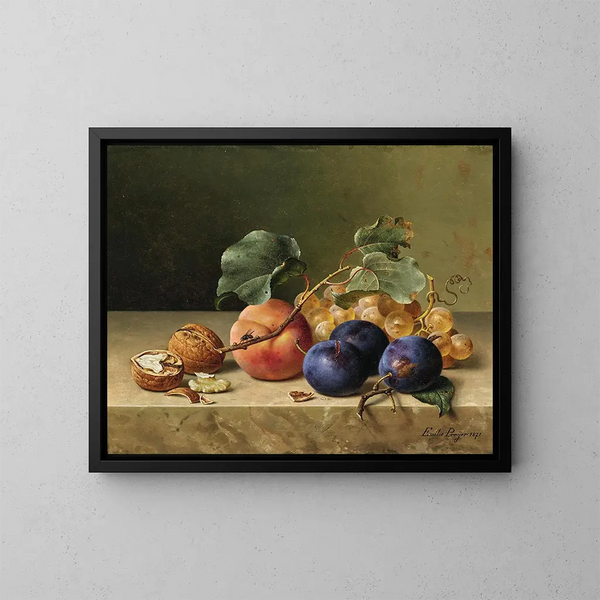 Naturstillleben mit zwei Nüssen, Pflaumen, Trauben, einem Pfirsich auf einem Zweig und einer Fliege - Emilie Preyer — gerahmtes Bild an der Wand