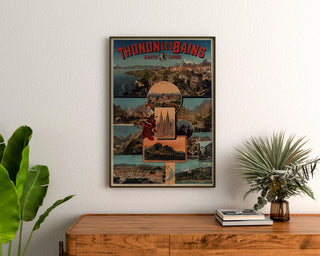 Vintage-Poster Thonon-les-Bains, gerahmt über einer Holzkommode zwischen Zimmerpflanzen.