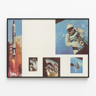 astronaut-walks-in-space