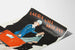 Vintage-Dekorationsposter von Laura la Plante in blauem Kleid und roter Reisetasche
